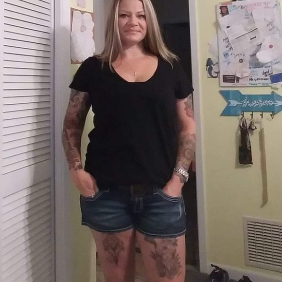 Name brand Make-up, Clothing, bags & shoes - Picture 6 of 6